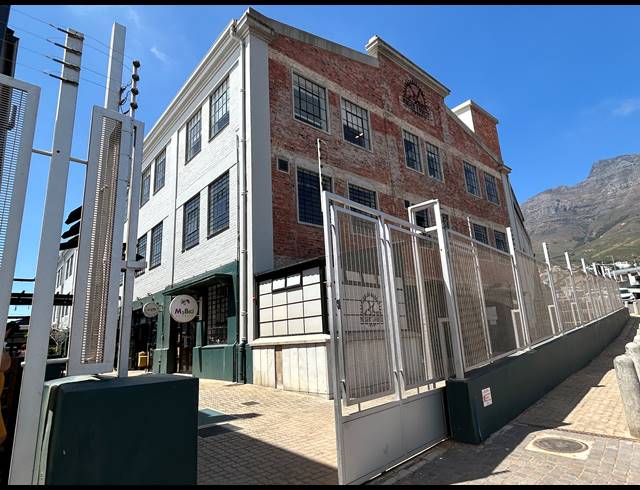 151M² BUILDING TO LET IN WOODSTOCK